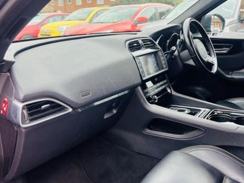 Jaguar F-PACE 2.0 D180 Prestige Auto AWD Euro 6 (s/s) 5dr