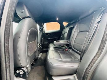 Jaguar F-PACE 2.0 D180 Prestige Auto AWD Euro 6 (s/s) 5dr