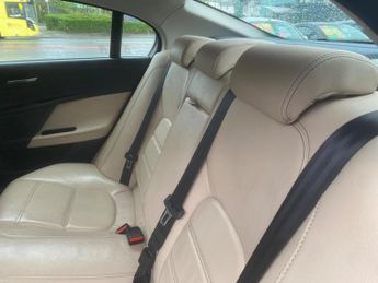 Jaguar XE 2.0d Prestige Auto Euro 6 (s/s) 4dr