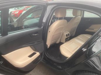 Jaguar XE 2.0d Prestige Auto Euro 6 (s/s) 4dr