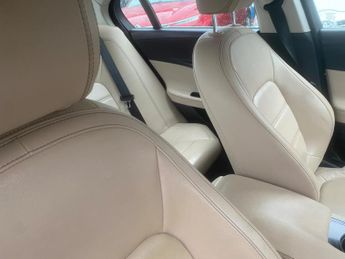 Jaguar XE 2.0d Prestige Auto Euro 6 (s/s) 4dr