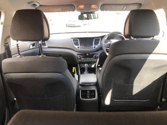 Hyundai TUCSON 2.0 CRDi SE Nav Auto 4WD Euro 6 5dr