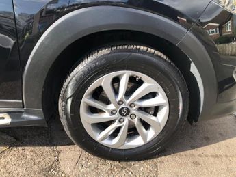 Hyundai TUCSON 2.0 CRDi SE Nav Auto 4WD Euro 6 5dr