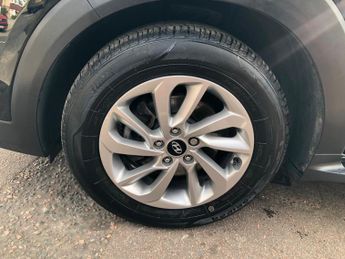 Hyundai TUCSON 2.0 CRDi SE Nav Auto 4WD Euro 6 5dr