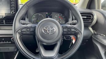 Toyota Yaris 1.5 VVT-h Icon E-CVT Euro 6 (s/s) 5dr
