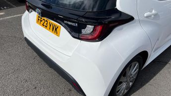 Toyota Yaris 1.5 VVT-h Icon E-CVT Euro 6 (s/s) 5dr