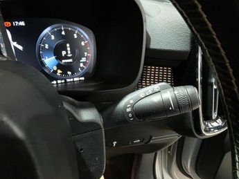 Volvo XC40 2.0 T5 First Edition Auto AWD Euro 6 (s/s) 5dr