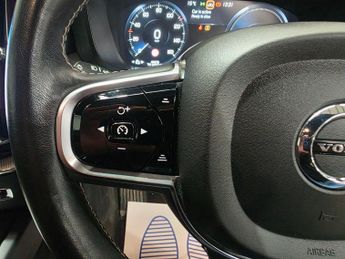 Volvo XC60 2.0h T6 Recharge 11.6kWh R-Design Auto AWD Euro 6 (s/s) 5dr