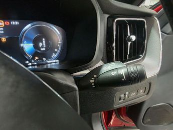 Volvo XC60 2.0h T6 Recharge 11.6kWh R-Design Auto AWD Euro 6 (s/s) 5dr