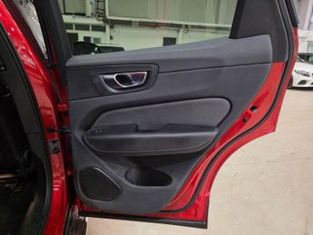 Volvo XC60 2.0h T6 Recharge 11.6kWh R-Design Auto AWD Euro 6 (s/s) 5dr