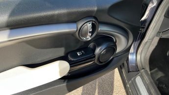 MINI Hatch 2.0 Cooper S Exclusive Steptronic Euro 6 (s/s) 3dr