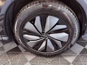 Nissan ARIYA 87kWh Evolve Auto 5dr 22kW Charger