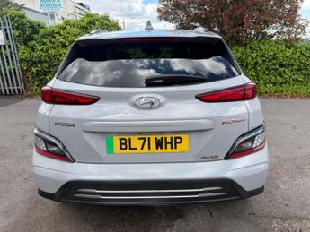 Hyundai KONA 64kWh Premium Auto 5dr (10.5kW Charger)