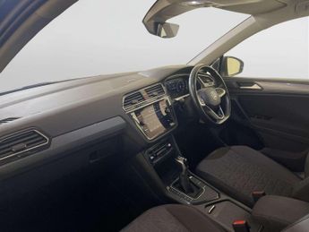 Volkswagen Tiguan 1.4 TSI 13kWh Life SUV 5dr Petrol Plug-in Hybrid DSG Euro 6 (s/s