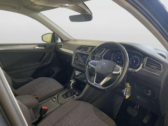 Volkswagen Tiguan 1.4 TSI 13kWh Life SUV 5dr Petrol Plug-in Hybrid DSG Euro 6 (s/s