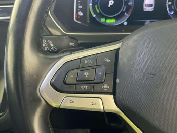 Volkswagen Tiguan 1.4 TSI 13kWh Life SUV 5dr Petrol Plug-in Hybrid DSG Euro 6 (s/s