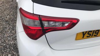 Toyota Yaris 1.5 VVT-h GR SPORT E-CVT Euro 6 (s/s) 5dr
