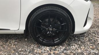 Toyota Yaris 1.5 VVT-h GR SPORT E-CVT Euro 6 (s/s) 5dr