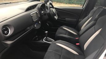 Toyota Yaris 1.5 VVT-h GR SPORT E-CVT Euro 6 (s/s) 5dr