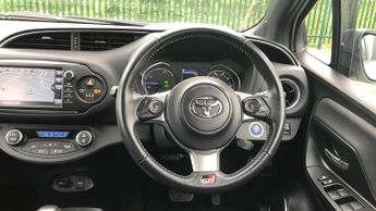 Toyota Yaris 1.5 VVT-h GR SPORT E-CVT Euro 6 (s/s) 5dr