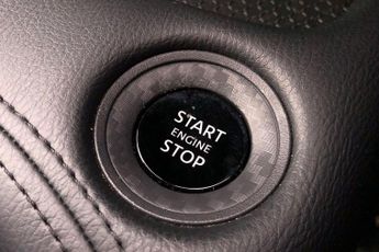 Nissan Juke 1.0 DiG-T N-Connecta 5dr DCT