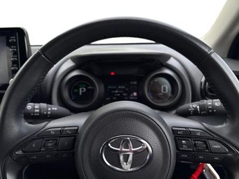 Toyota Yaris 1.5 VVT-h Design Hatchback 5dr Petrol Hybrid E-CVT Euro 6 (s/s) 