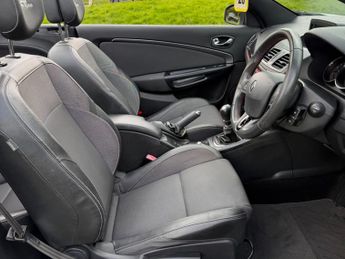 Renault Megane 1.6 dCi GT Line TomTom Convertible 2dr Diesel Manual Euro 5 (s/s