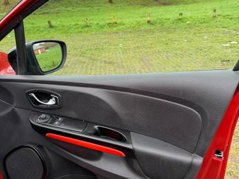 Renault Clio 1.6 TCe Renaultsport EDC Euro 5 5dr