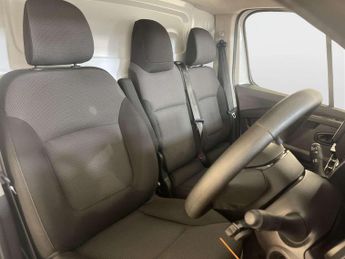 Renault Trafic 2.0 dCi Blue LL30 Business+ Panel Van 5dr Diesel Manual L2 H1 Eu
