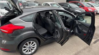 Ford Focus 1.0T EcoBoost Titanium Auto Euro 6 (s/s) 5dr