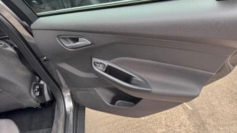Ford Focus 1.0T EcoBoost Titanium Auto Euro 6 (s/s) 5dr