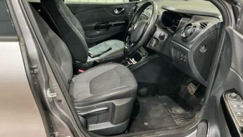 RENAULT CAPTUR 1.5 dCi Dynamique S MediaNav SUV 5dr Diesel EDC Euro 5 (90 ps) *