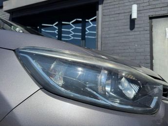 RENAULT CAPTUR 1.5 dCi Dynamique S MediaNav SUV 5dr Diesel EDC Euro 5 (90 ps) *