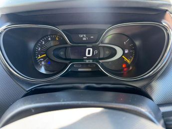 RENAULT CAPTUR 1.5 dCi Dynamique S MediaNav SUV 5dr Diesel EDC Euro 5 (90 ps) *
