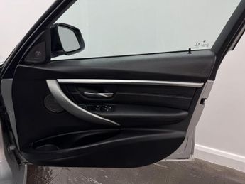 BMW 3 Series 2.0 330e 7.6kWh M Sport Shadow Edition Auto Euro 6 (s/s) 4dr
