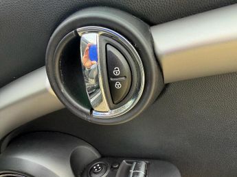 MINI Hatch 1.5 Cooper Hatchback 3dr Petrol Auto Euro 6 (s/s) (136 ps)