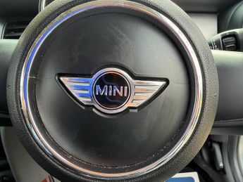 MINI Hatch 1.5 Cooper Hatchback 3dr Petrol Auto Euro 6 (s/s) (136 ps)