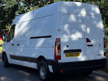 Renault Master 2.3 dCi 35 Business FWD MWB Medium Roof Euro 6 4dr