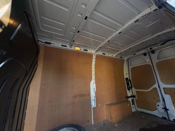 Renault Master 2.3 dCi 35 Business FWD MWB Medium Roof Euro 6 4dr