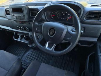 Renault Master 2.3 dCi 35 Business FWD MWB Medium Roof Euro 6 4dr