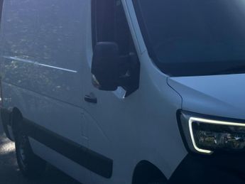 Renault Master 2.3 dCi 35 Business FWD MWB Medium Roof Euro 6 4dr