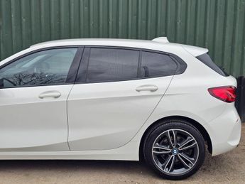 BMW 1 Series 1.5 118i Sport DCT Euro 6 (s/s) 5dr