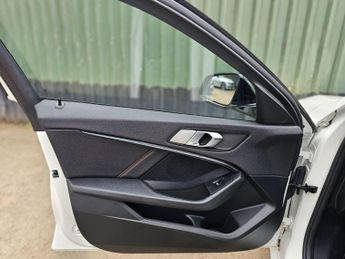 BMW 1 Series 1.5 118i Sport DCT Euro 6 (s/s) 5dr