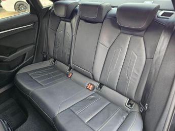 Audi A3 1.5 TFSI 35 S line S Tronic Euro 6 (s/s) 4dr