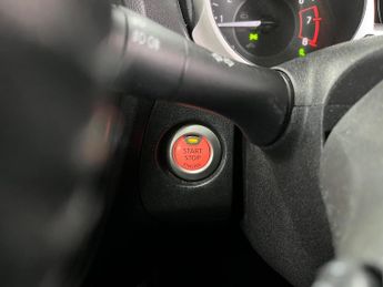 Nissan Juke 1.6 Tekna XTRON Euro 6 5dr