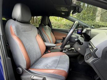 Volkswagen ID.4 Pro Performance 77kWh 1ST Edition Auto 5dr