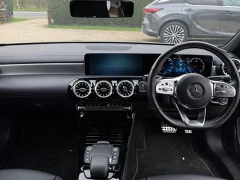 Mercedes-Benz CLA 2.0 CLA220d AMG Line Night Edition (Premium Plus) Coupe 8G-DCT E