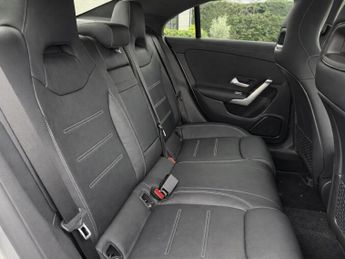 Mercedes-Benz CLA 2.0 CLA220d AMG Line Night Edition (Premium Plus) Coupe 8G-DCT E
