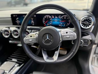Mercedes-Benz CLA 2.0 CLA220d AMG Line Night Edition (Premium Plus) Coupe 8G-DCT E