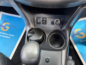 Toyota RAV4 2.2 D-CAT XT-R SUV 5dr Diesel Auto 4WD Euro 5 (150 ps)